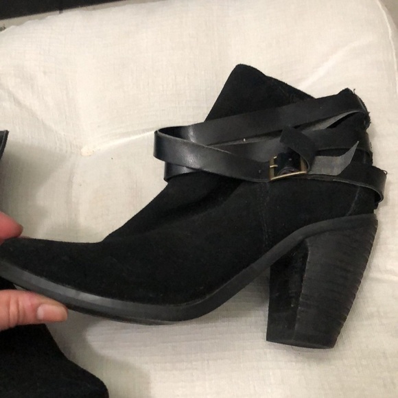 Dolce Vita Suede Booties Size 6 - Picture 8 of 10